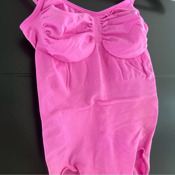 Skims Seamless Sculptung Bodysuit Neon Orchid Small/Medium - Picture 5 of 7